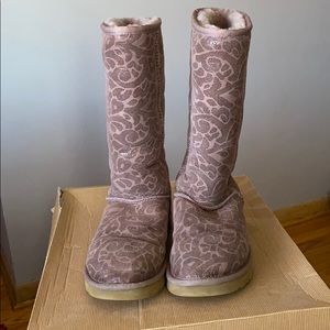 UGG size 8 classic boot